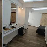 Efzen Hotell *