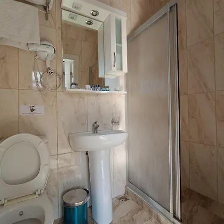 Efzen Ξενοδοχείο *