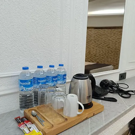 Efzen Ξενοδοχείο *