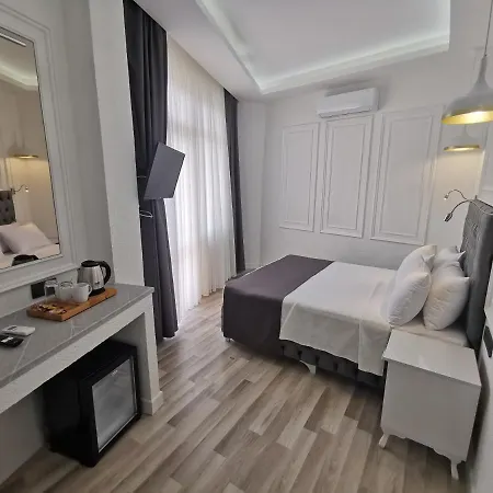 Efzen Hotel *